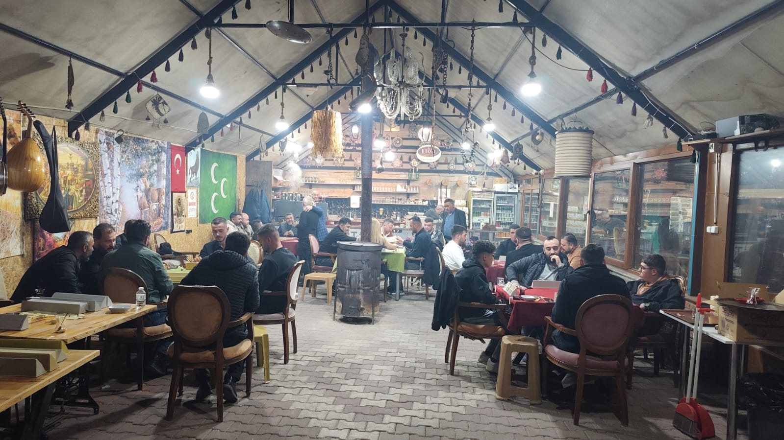 Akşamın keyfi Bitim Antik'te